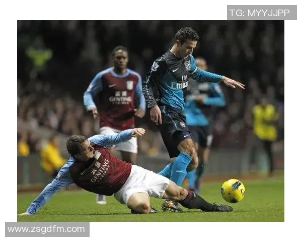 足球明星赛精彩瞬间回顾铲球技术的较量与友谊的碰撞